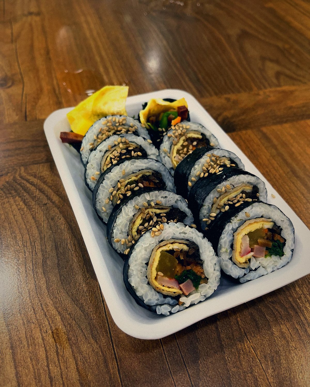 Kimbap, die koreanische Reisrolle
