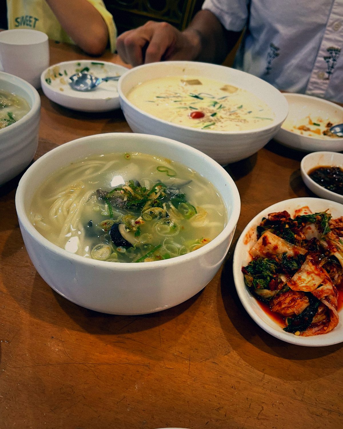 Koreanische Suppen, Seolleongtang und Gyeranjjim