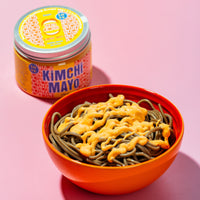 THATs KiMCHi MAYo als Beilage – vegane Kimchi-Mayo auf Soba Nudeln